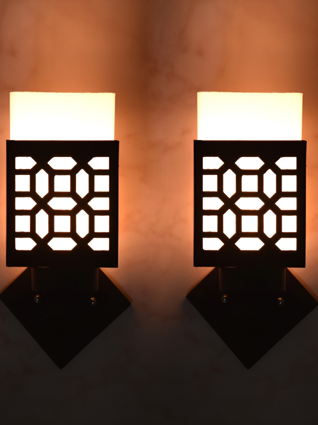 

Afast Brown 2 Pieces Wooden Traditional Square Shaped Wall Lamp