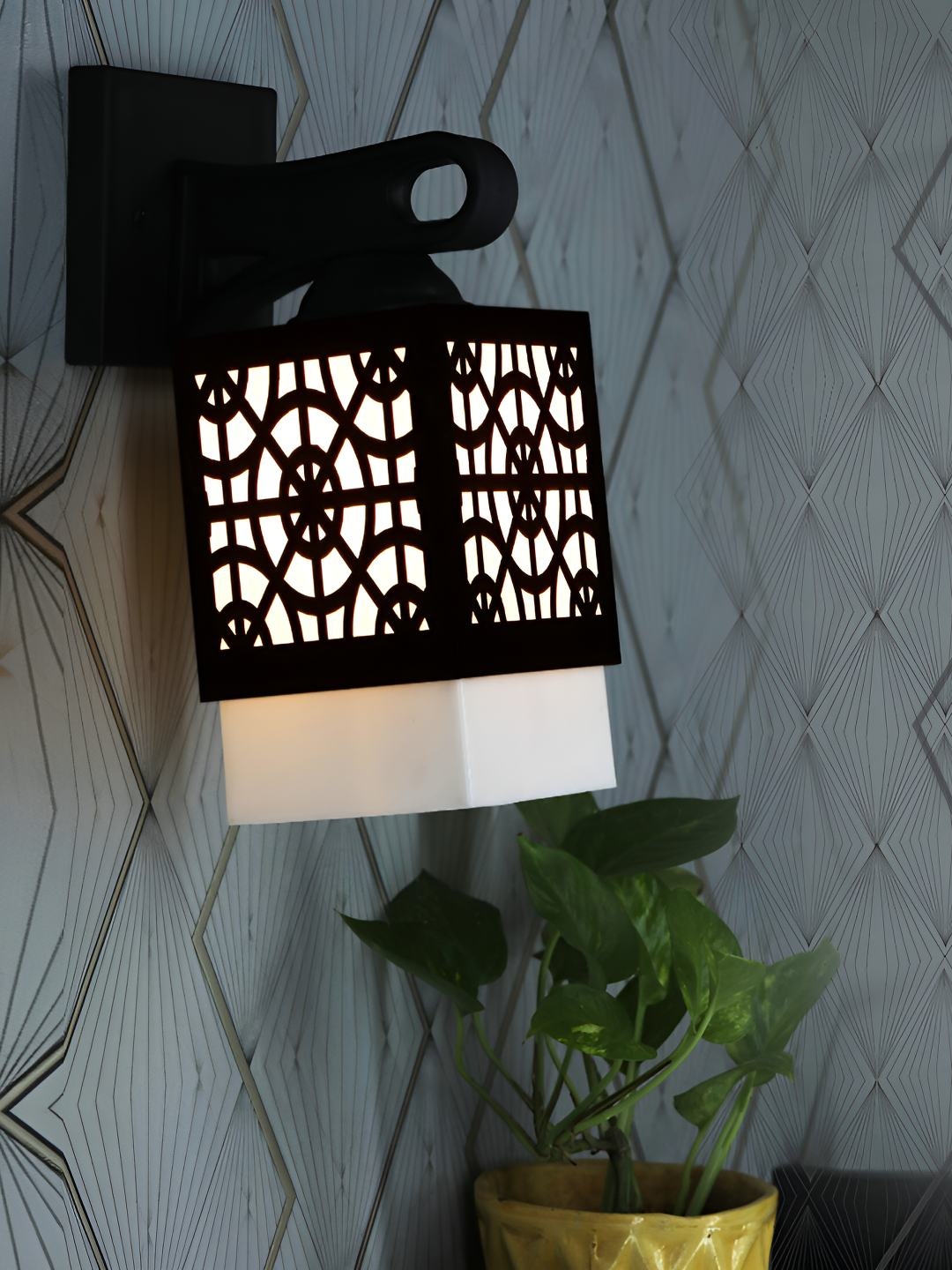 

Afast Black & White Textured Contemporary Square Shaped Wall Lamps