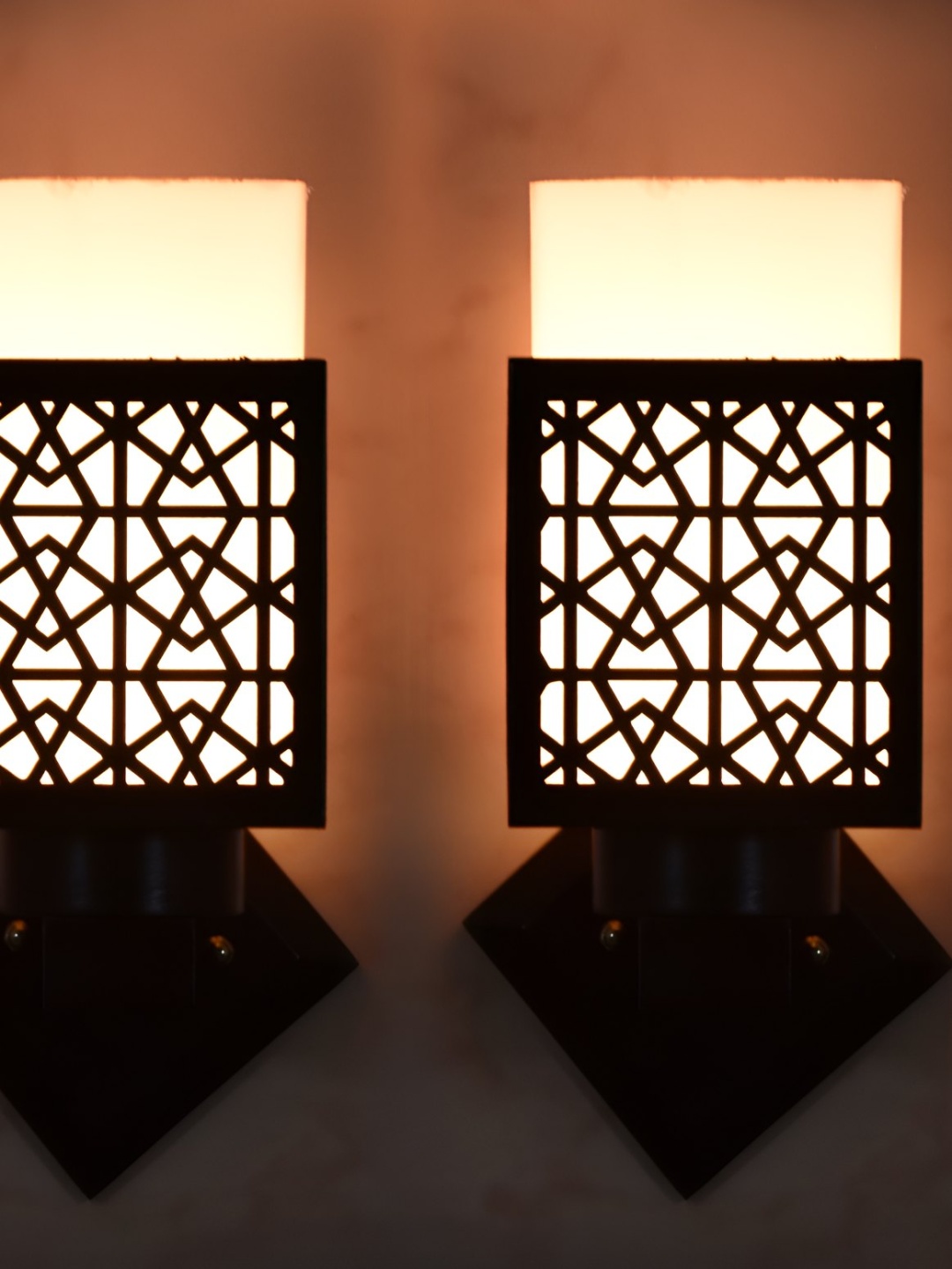 

Afast 2 Pcs Black & White Wooden Traditional Square Shaped Wall Lamps