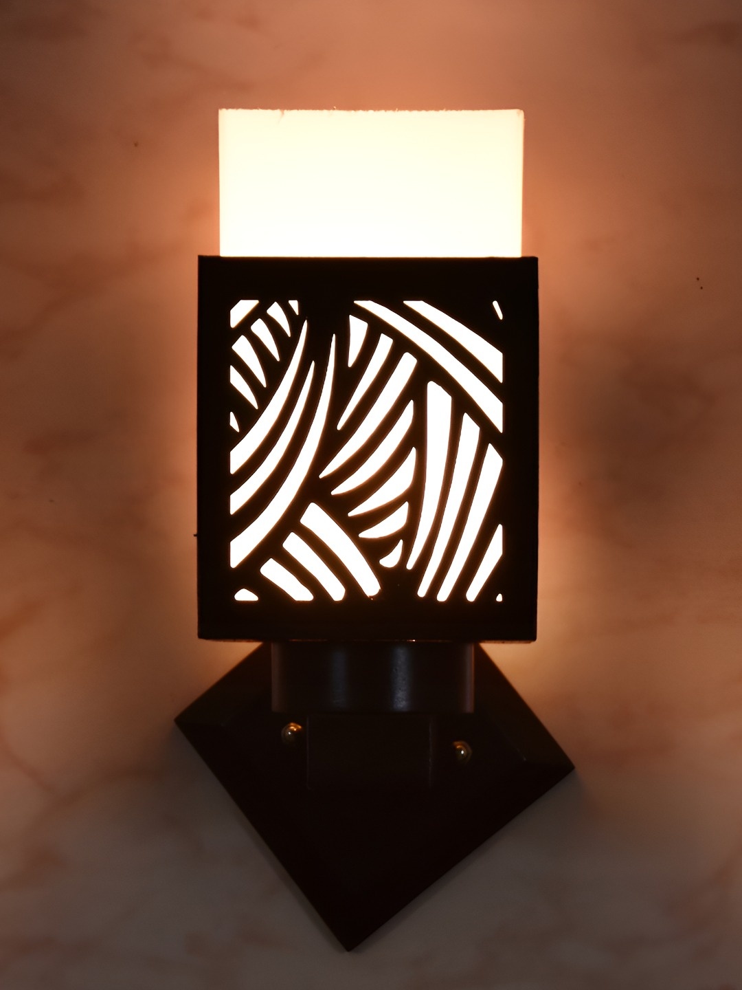 

Afast Black & White Wooden Traditional Square Shaped Wall Lamp