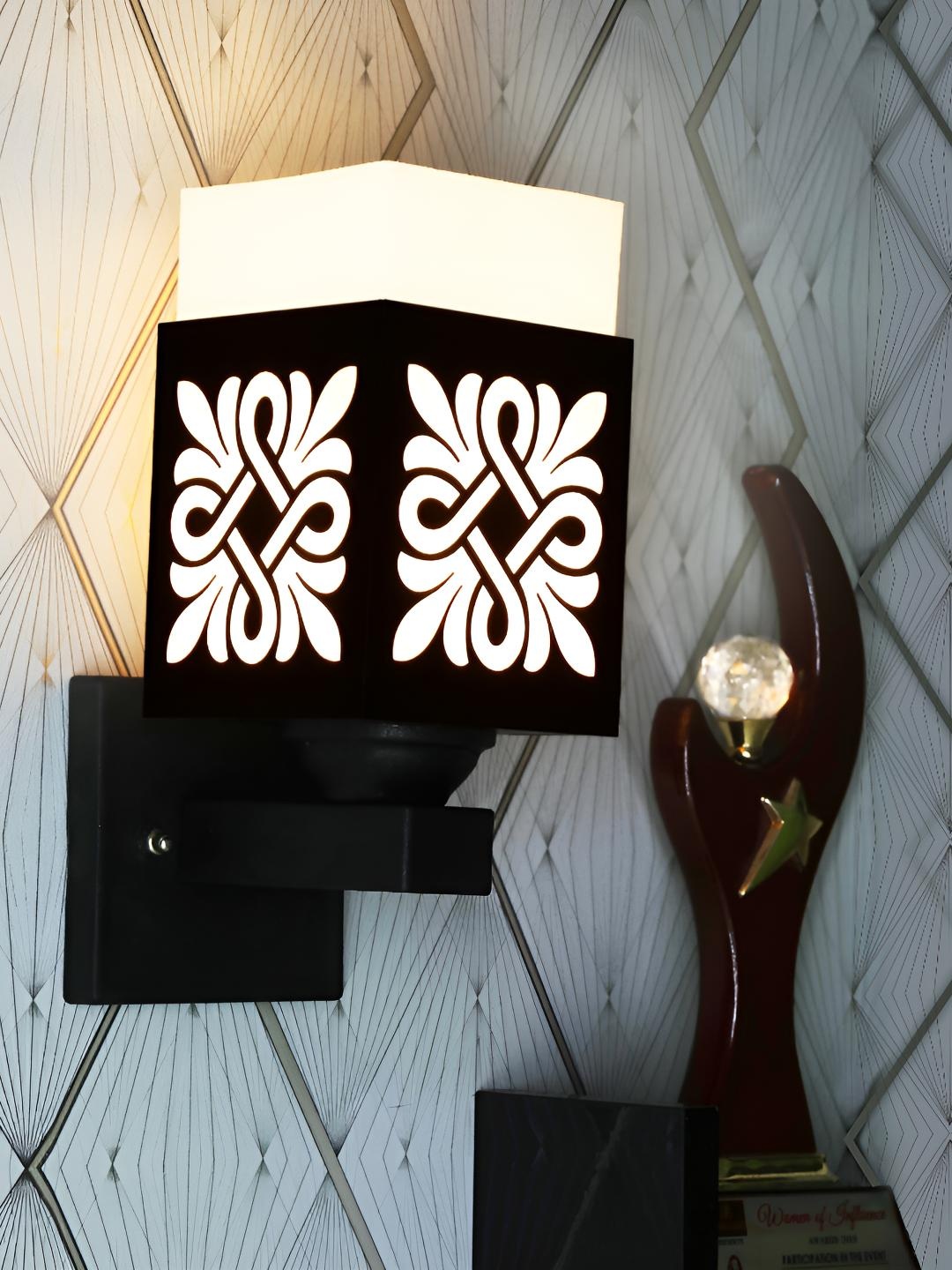

Afast White & Black Textured Contemporary Square Shaped Wall Lamp