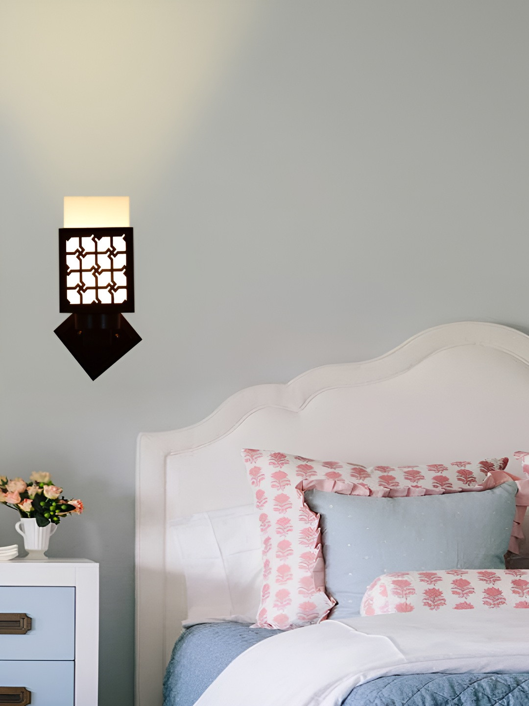 

Afast White & Black Textured Contemporary Wood Square Shaped Wall Lamp