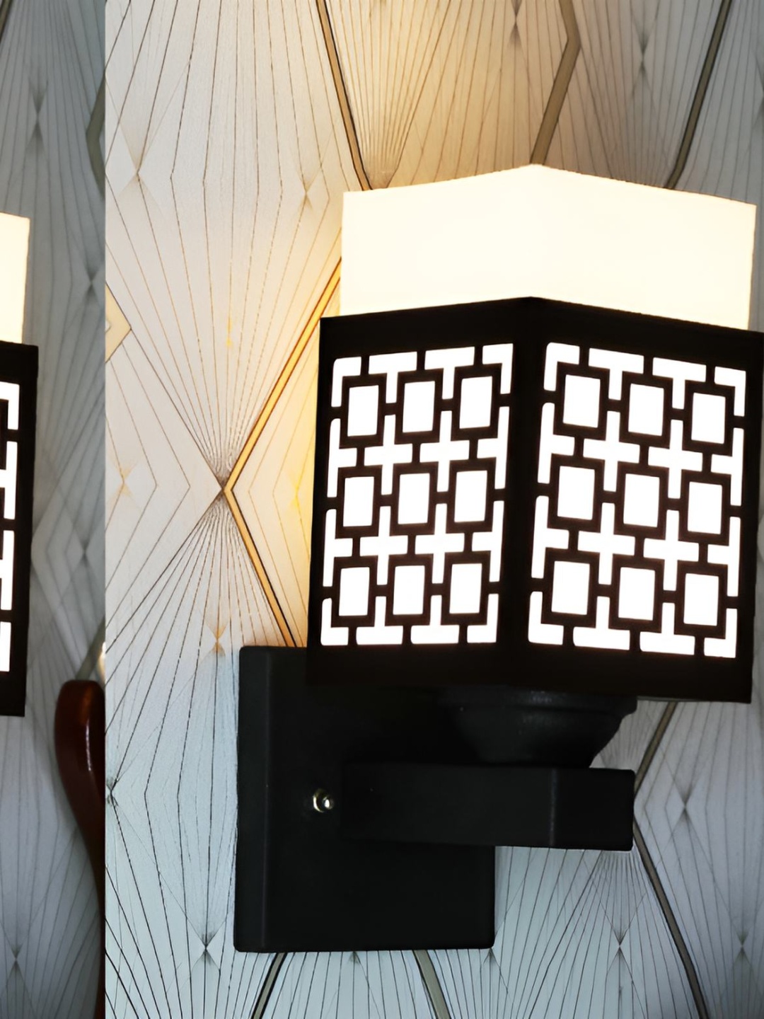 

Afast 2 Pcs Black & White Wooden Traditional Square Shaped Wall Lamps