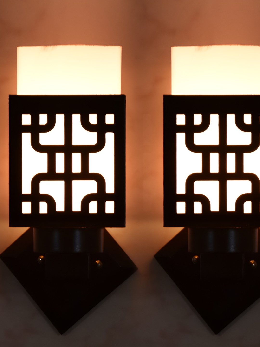 

Afast Black & White 2 Pieces Textured Wood Traditional Square Shaped Wall Lamp