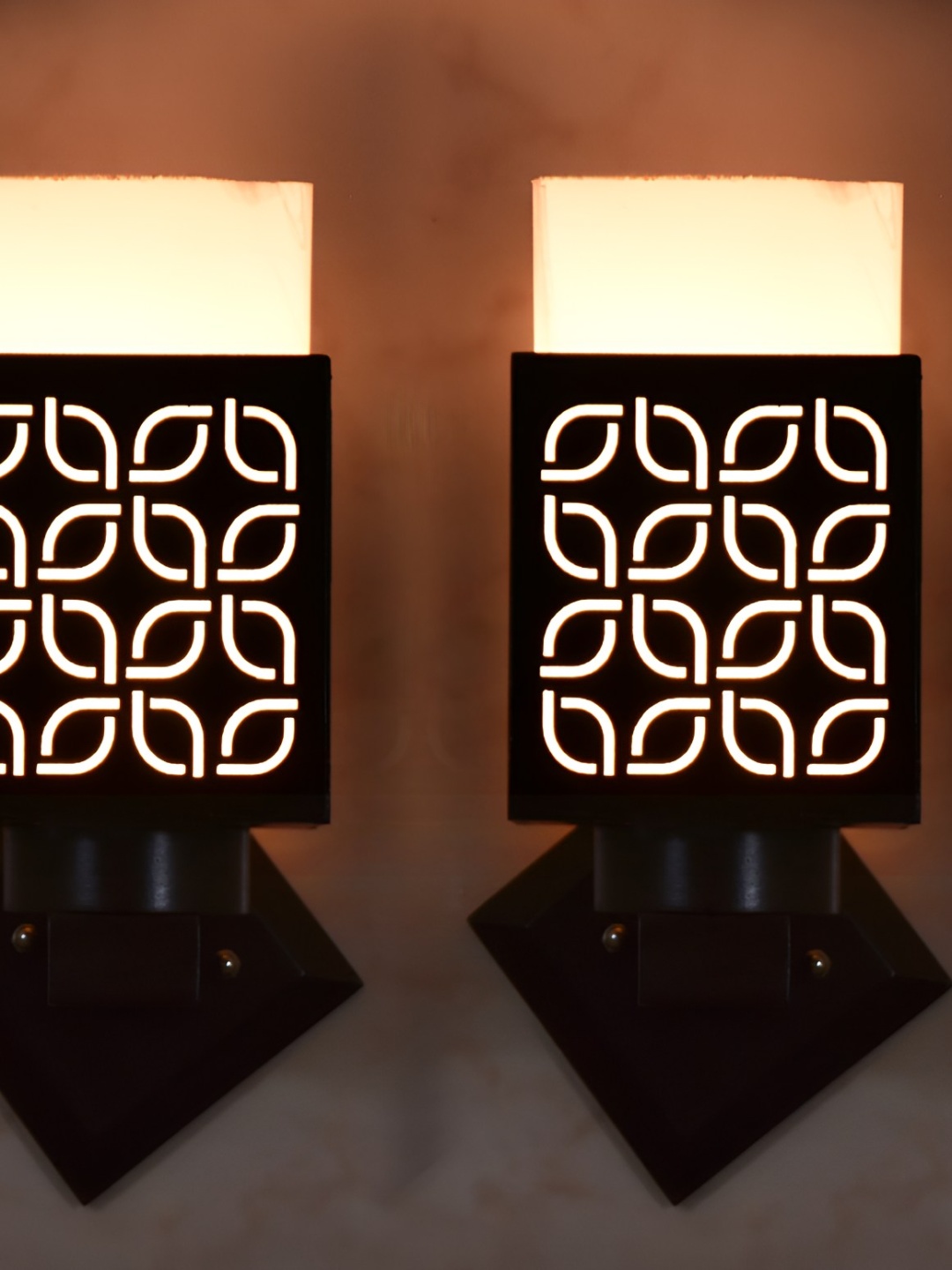

Afast Black & White Wooden Textured Square Shaped Wall Lamp