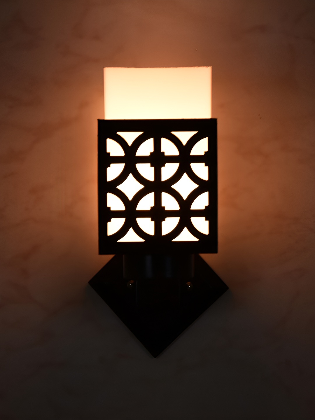 

Afast Black & White Self Design Contemporary Square Shaped Wall Lamp