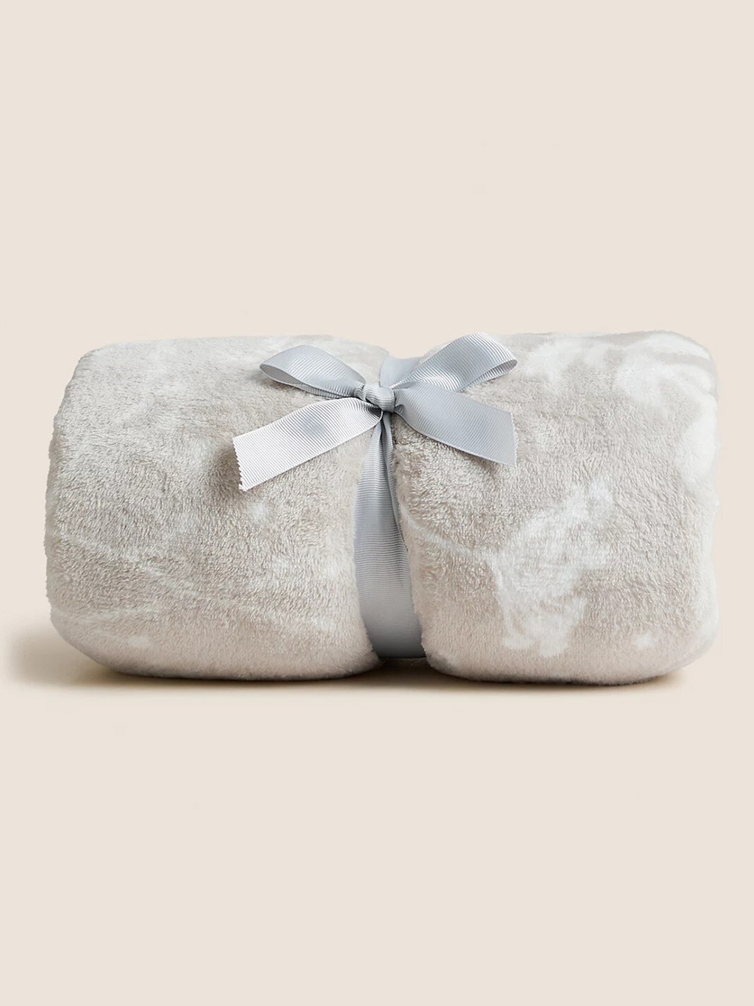 

Marks & Spencer Beige Floral Self Design Fleece Throw