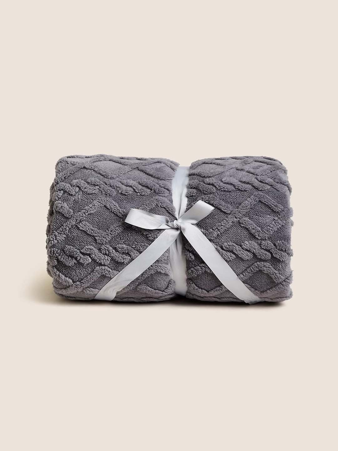 

Marks & Spencer Borg Grey Fleece Cable Throw