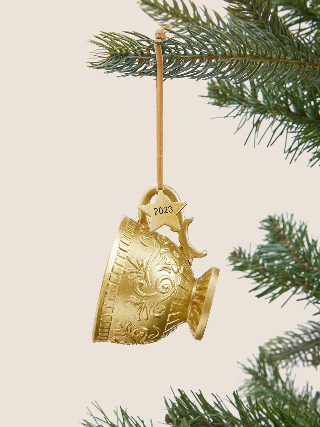 

Marks & Spencer Gold-toned Textured Hanging Teacup Decoration