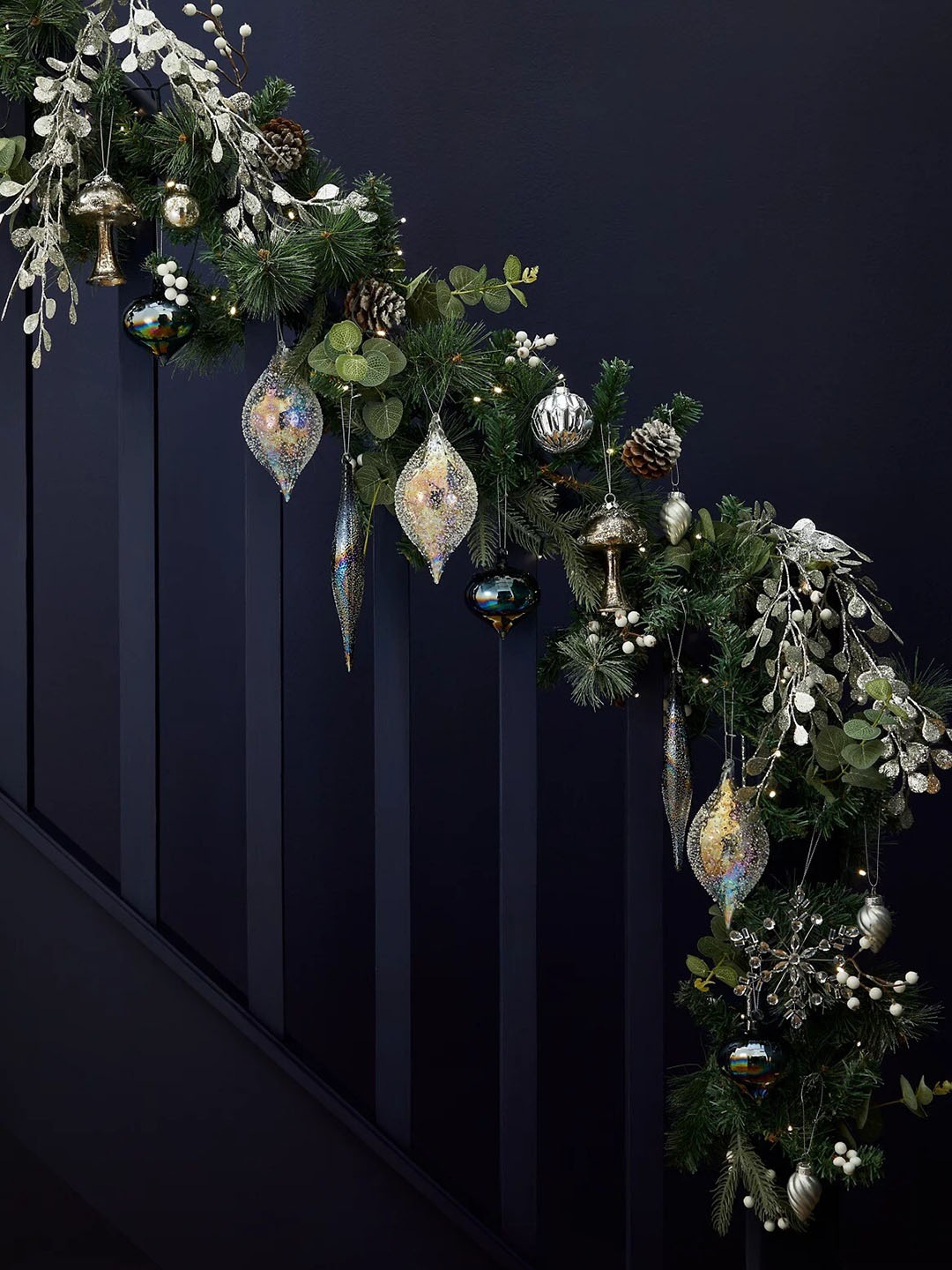 

Marks & Spencer 3-Pieces Teal Glass Christmas Baubles