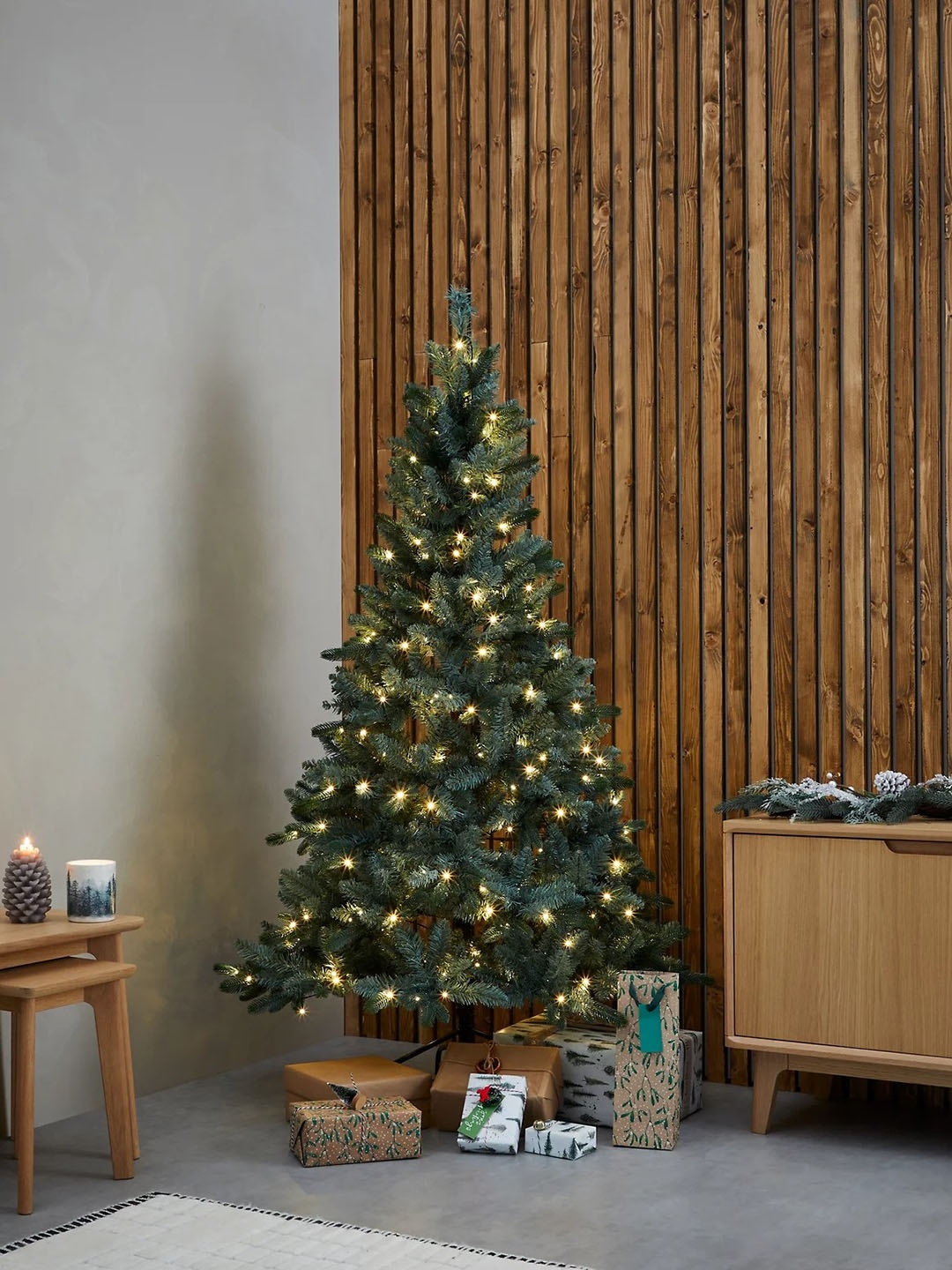 

Marks & Spencer White Wax Pine Cone Candle