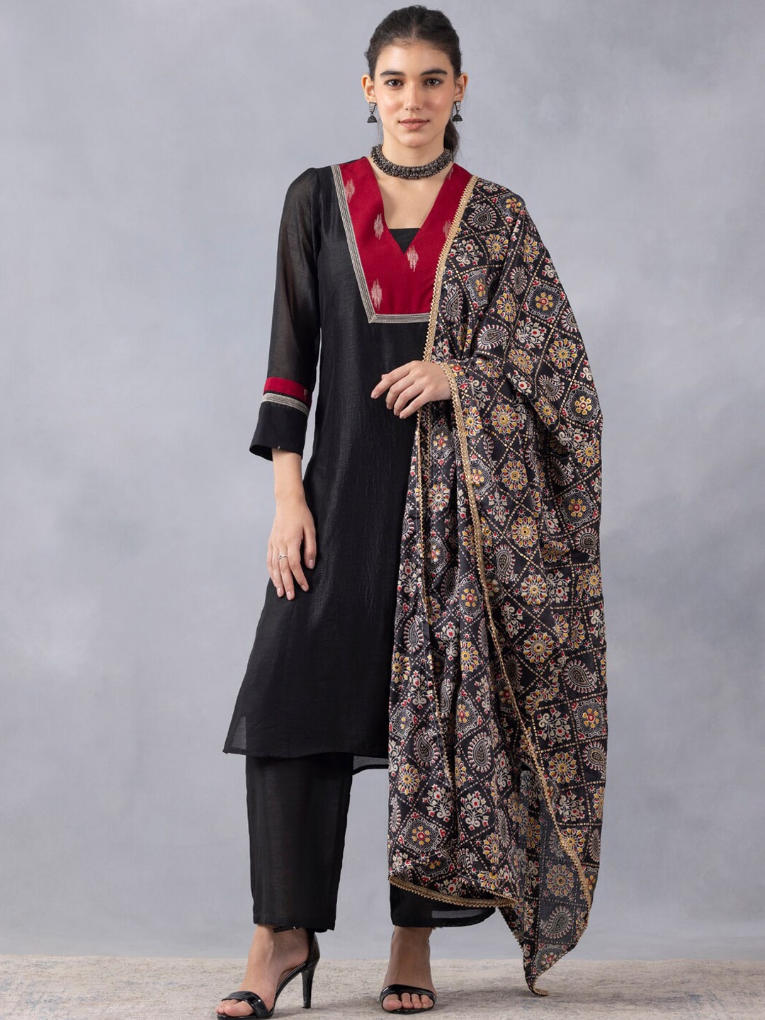 

SHAYE V-Neck Straight Kurta with Trouser & Dupatta, Black