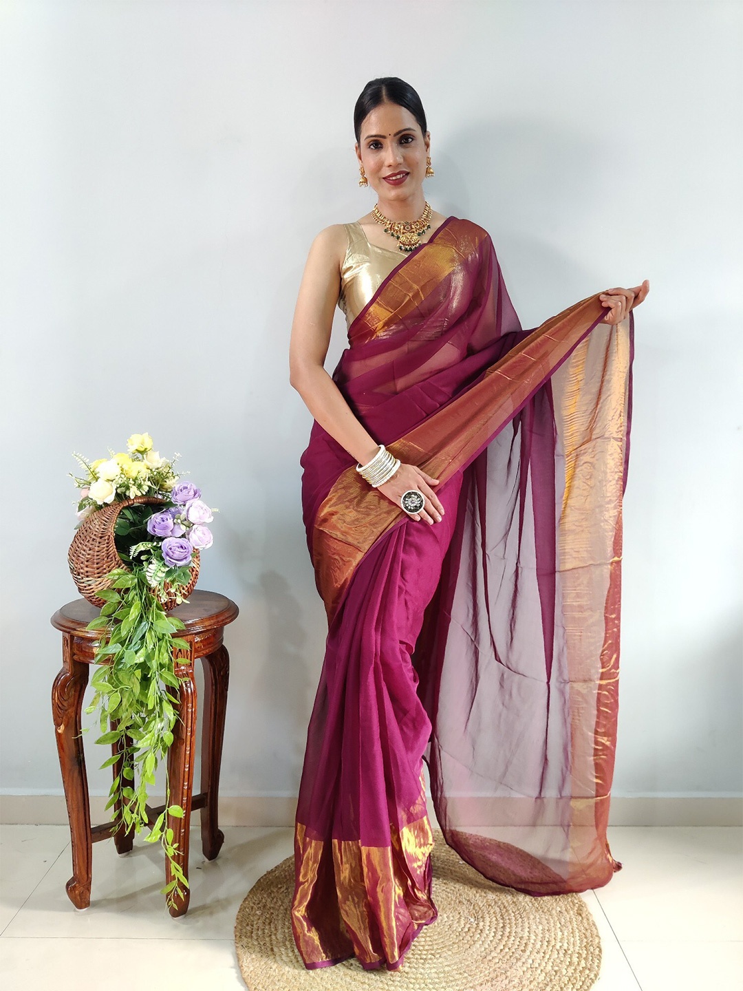 

DIVASTRI Zari Ready to Wear Saree, Burgundy