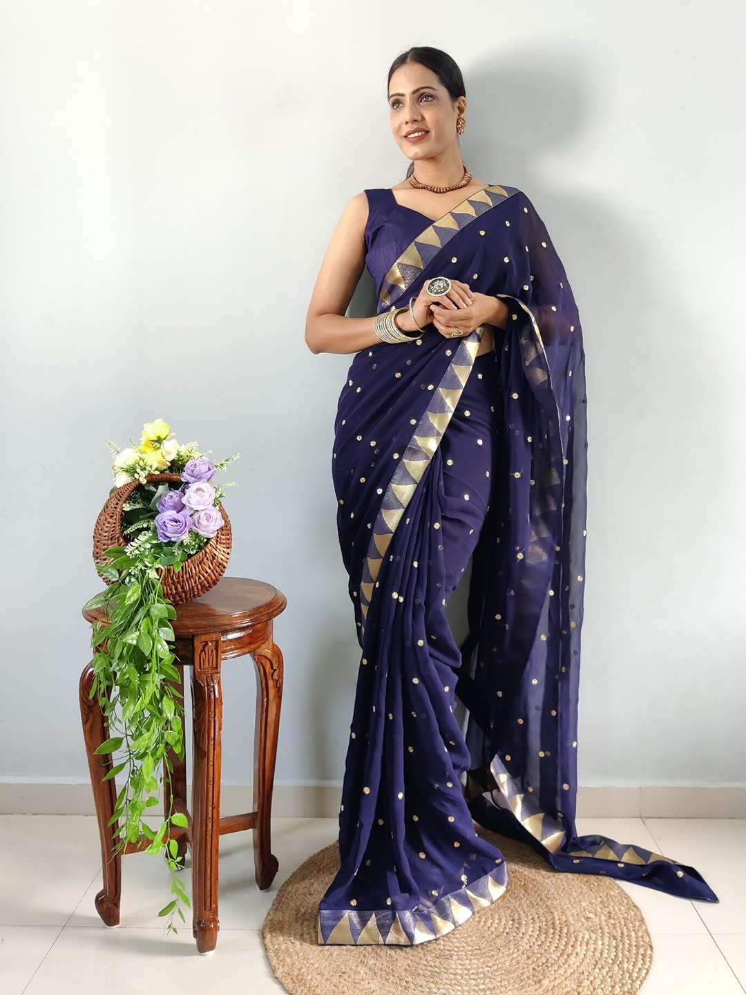 

DIVASTRI Ethnic Motifs Woven Design Pure Georgette Saree, Navy blue