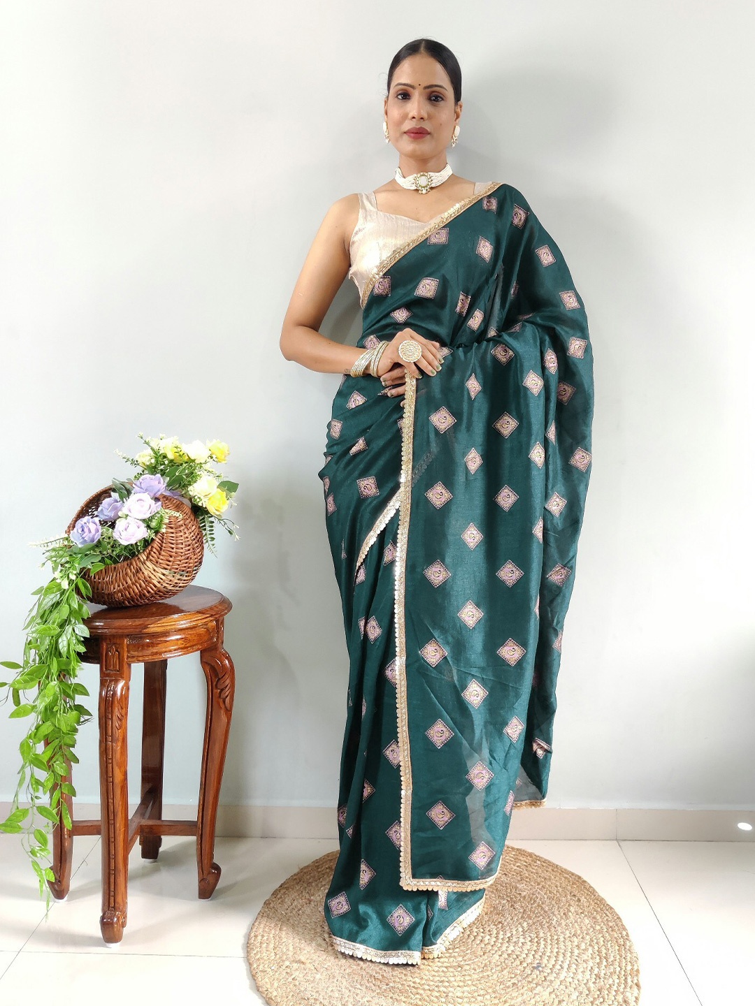 

DIVASTRI Ethnic Motifs Printed Saree, Green