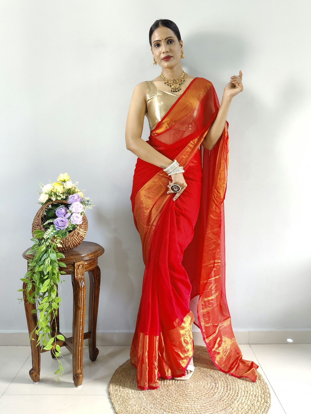 

DIVASTRI Zari Pure Georgette Saree, Red