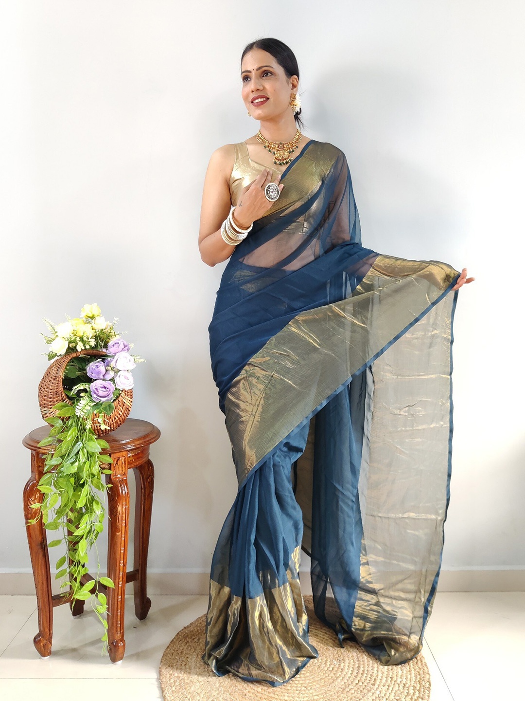 

DIVASTRI Zari Pure Georgette Saree, Navy blue