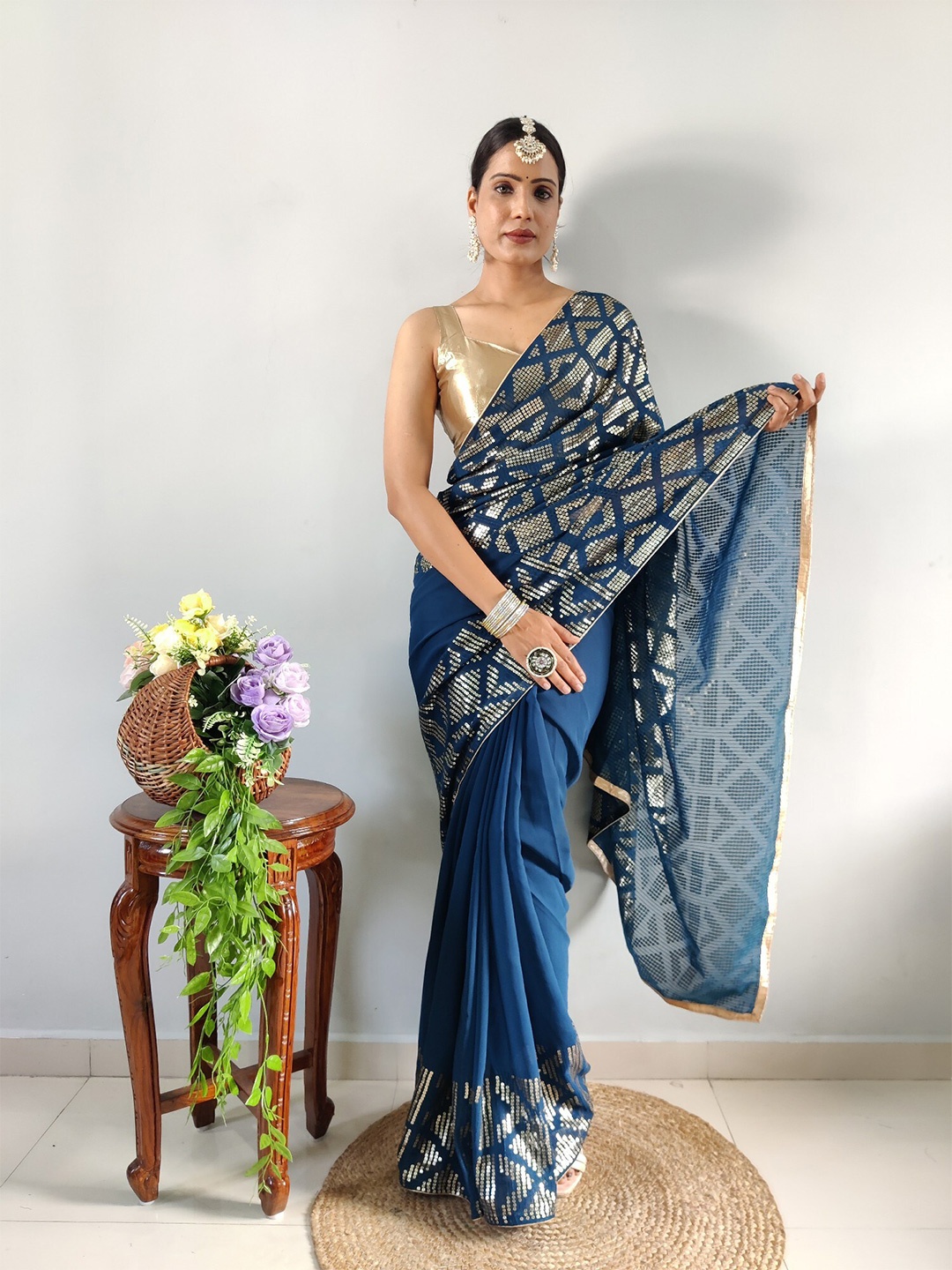 

DIVASTRI Sequinned Embellished Pure Georgette Ready To Wear Saree, Blue