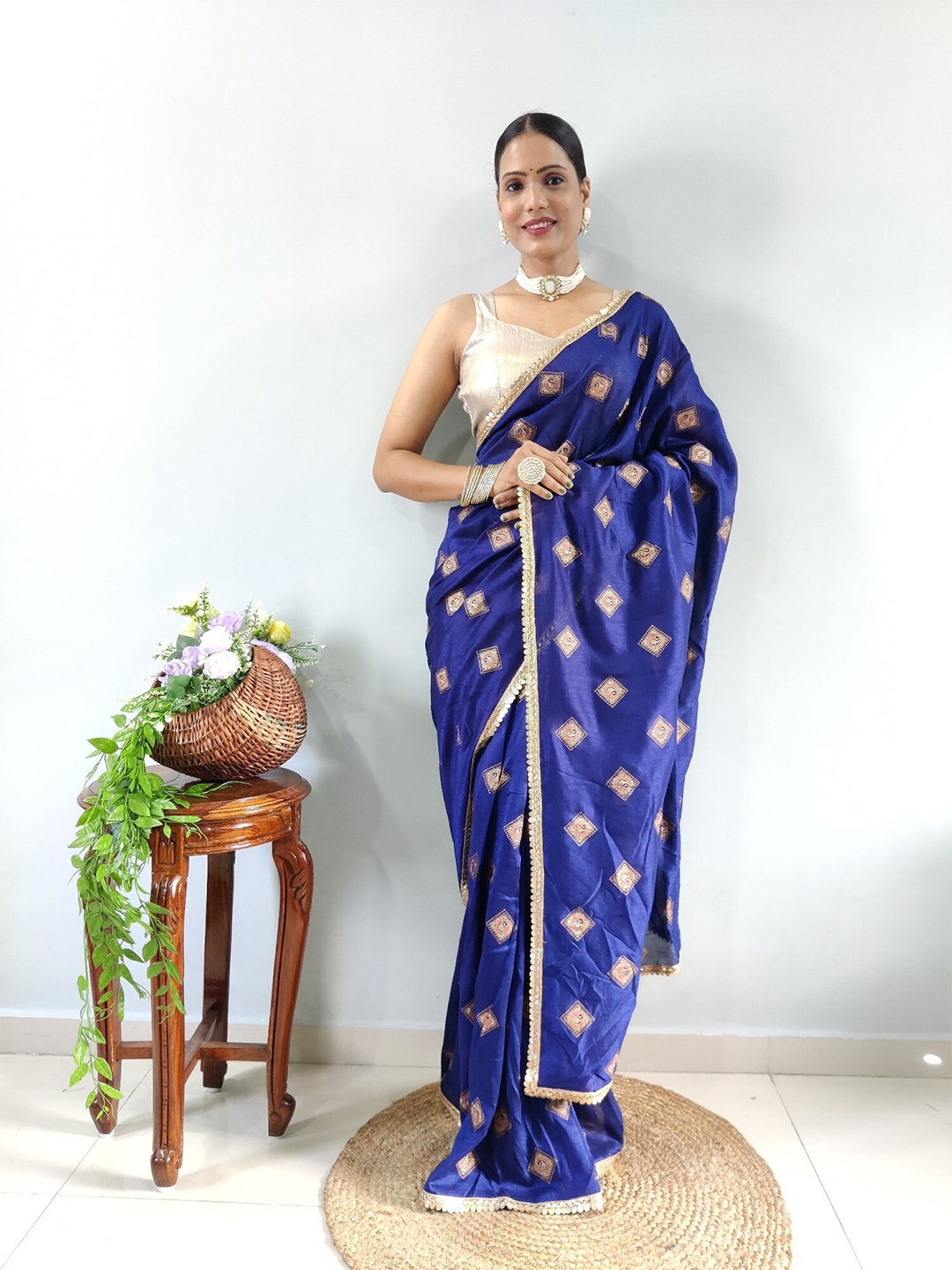

DIVASTRI Ethnic Motifs Printed Pure Georgette Saree, Blue