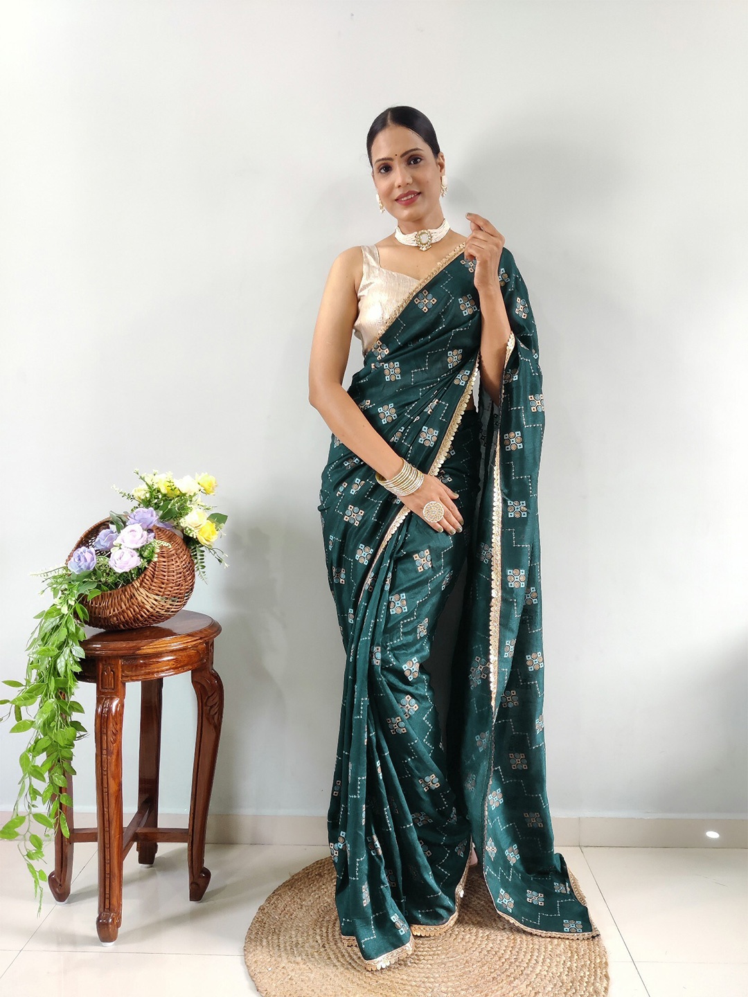 

DIVASTRI Ethnic Motifs Printed Sequinned Pure Georgette Saree, Teal
