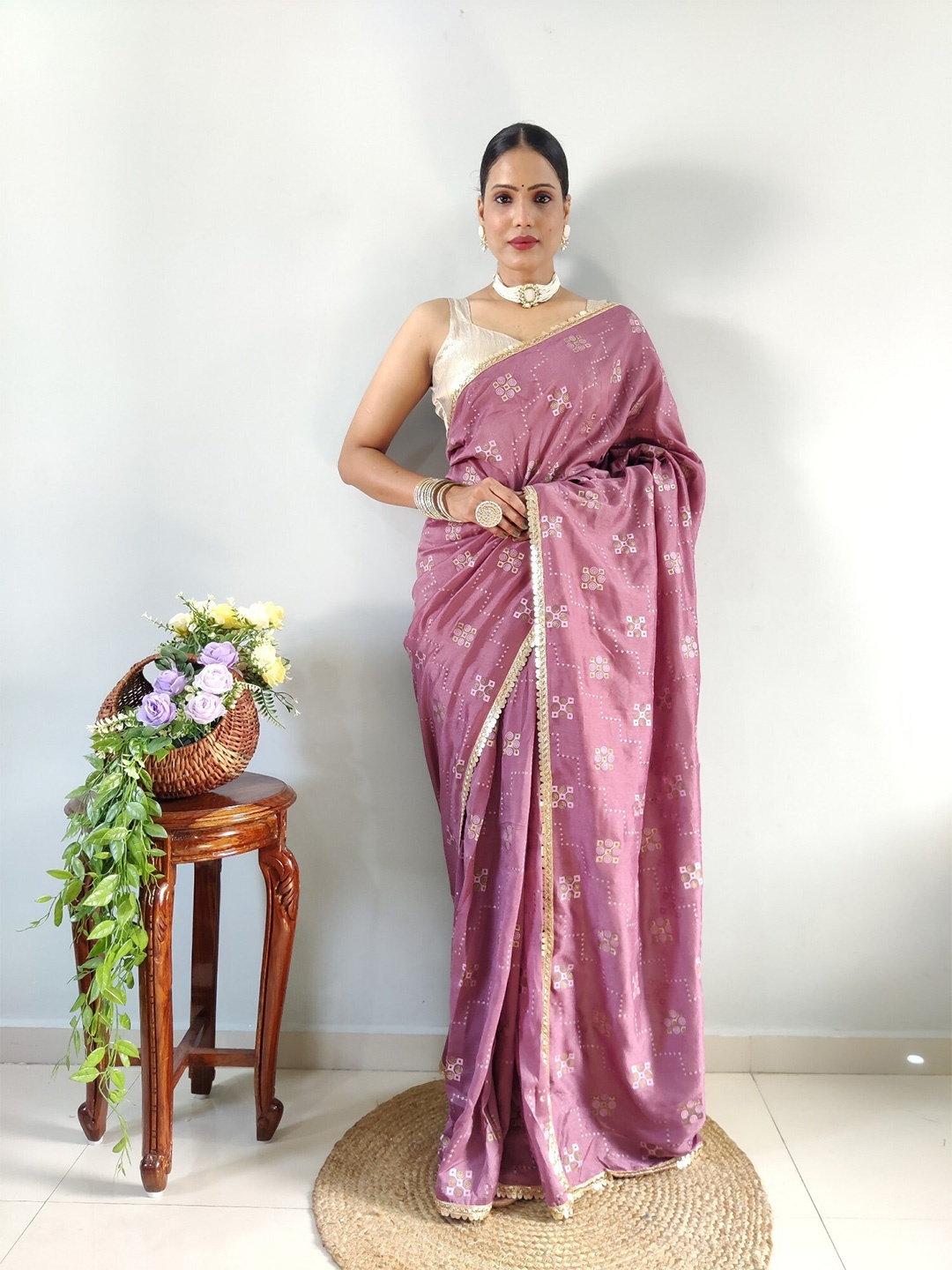 

DIVASTRI Ethnic Motifs Printed Sequined Pure Georgette Ready to Wear Saree, Mauve