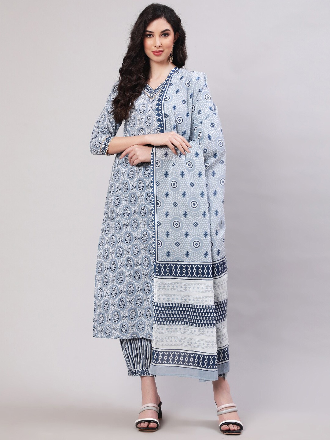 

GLAM ROOTS Ethnic Motifs Printed Pure Cotton Kurta & Salwar With Dupatta, Blue