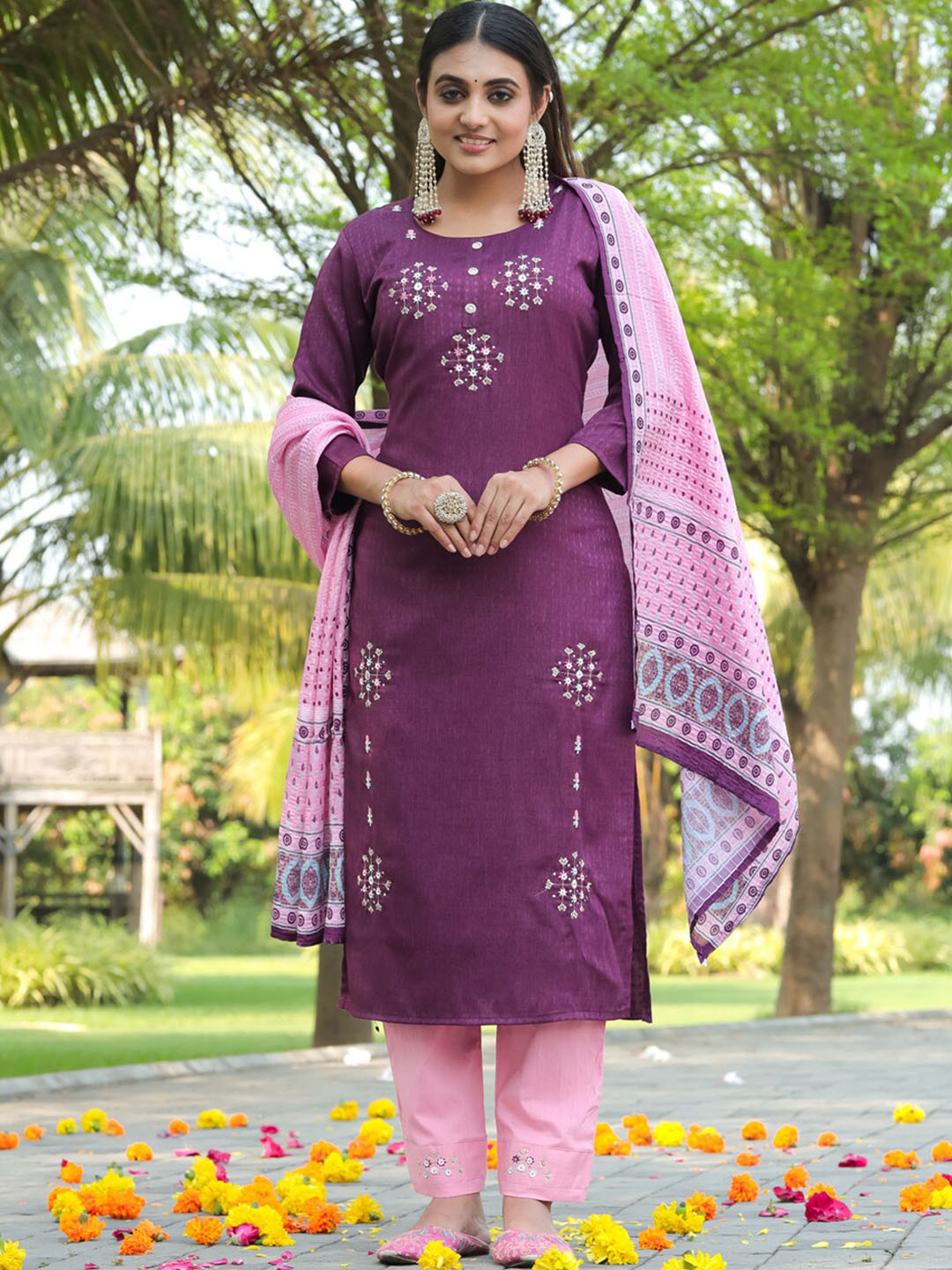 

Kiana Ethni Motifs Embroidered Thread Work Straight Kurta & Trousers With Dupatta, Purple