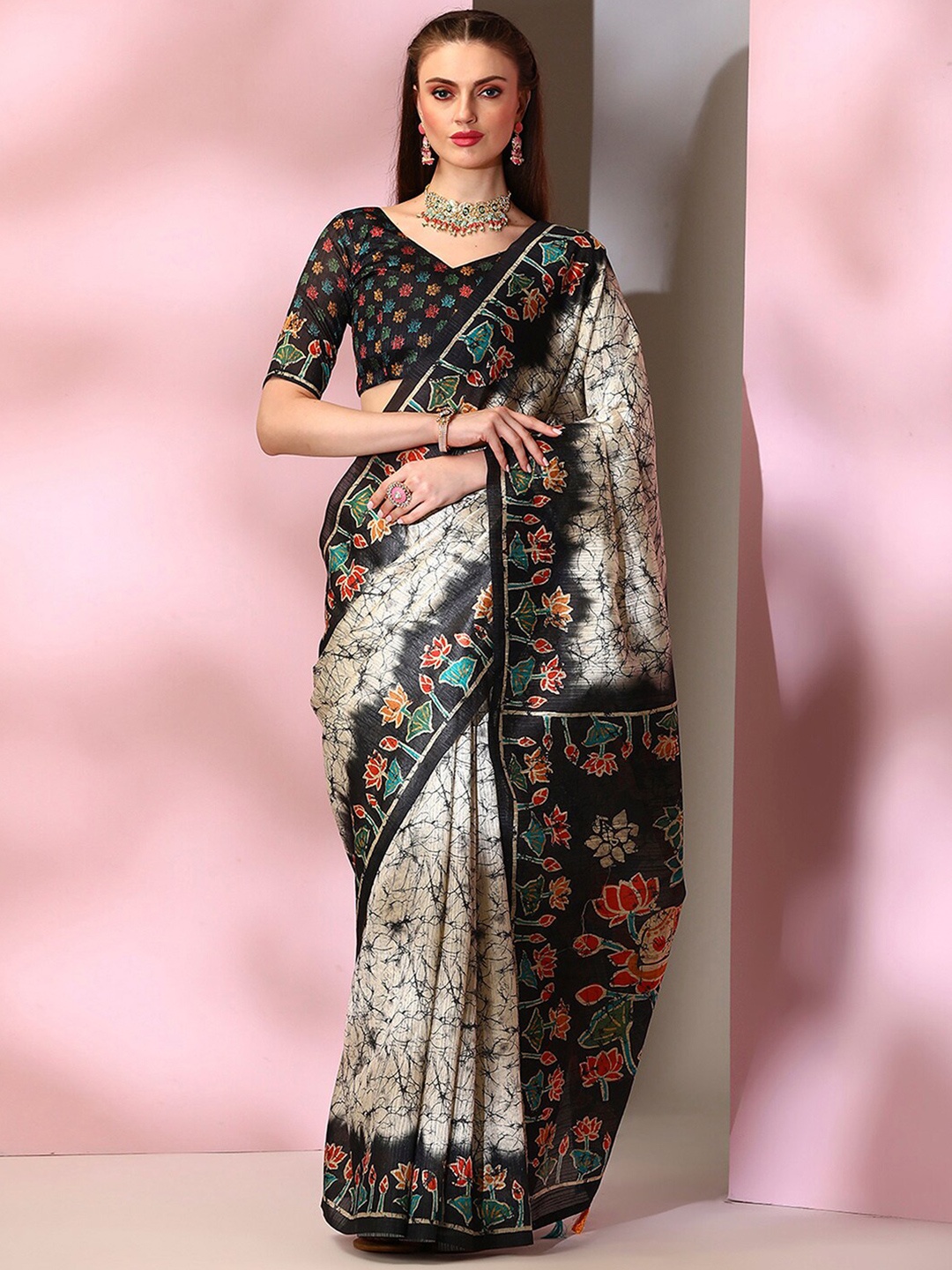 

Mitera Off White Ethnic Motif Printed Saree
