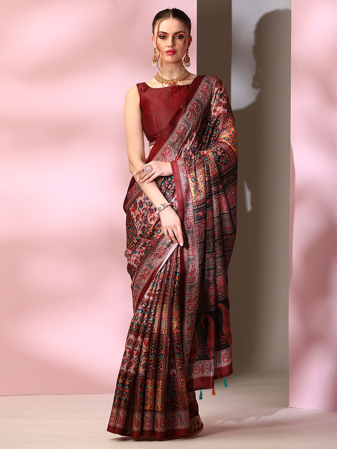 

Mitera Black & Beige Ethnic Motif Printed Saree