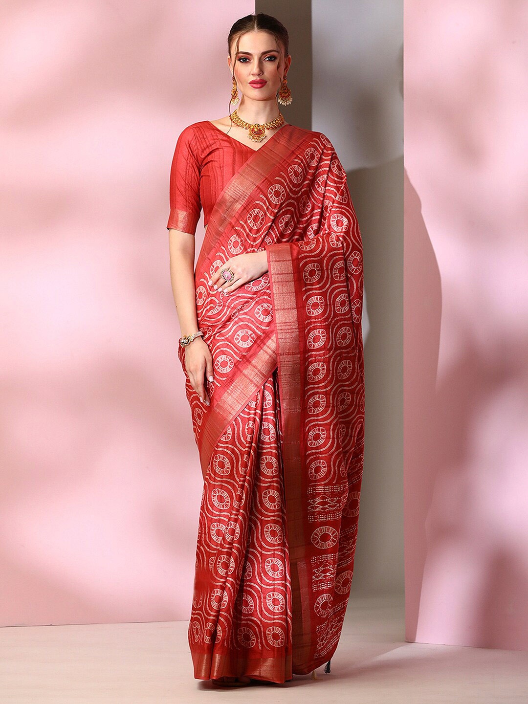 

Mitera Red Ethnic Motifs Printed Saree