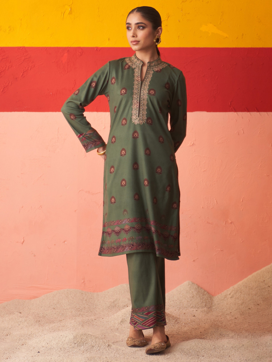 

Lakshita Women Ethnic Motifs Printed Kurta With Trousers, Green