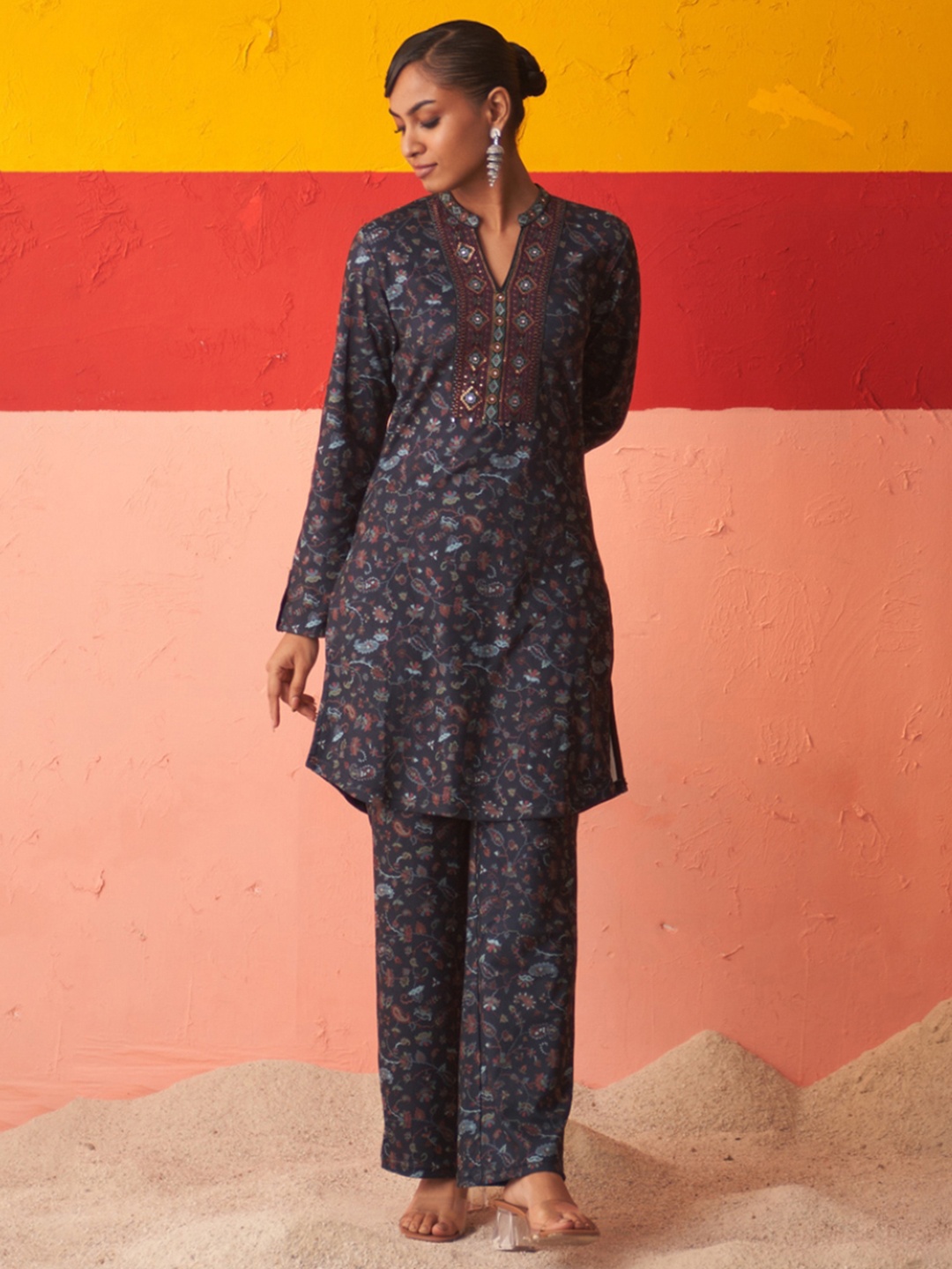 

Lakshita Ethnic Motifs Printed Kurta With Trousers, Navy blue