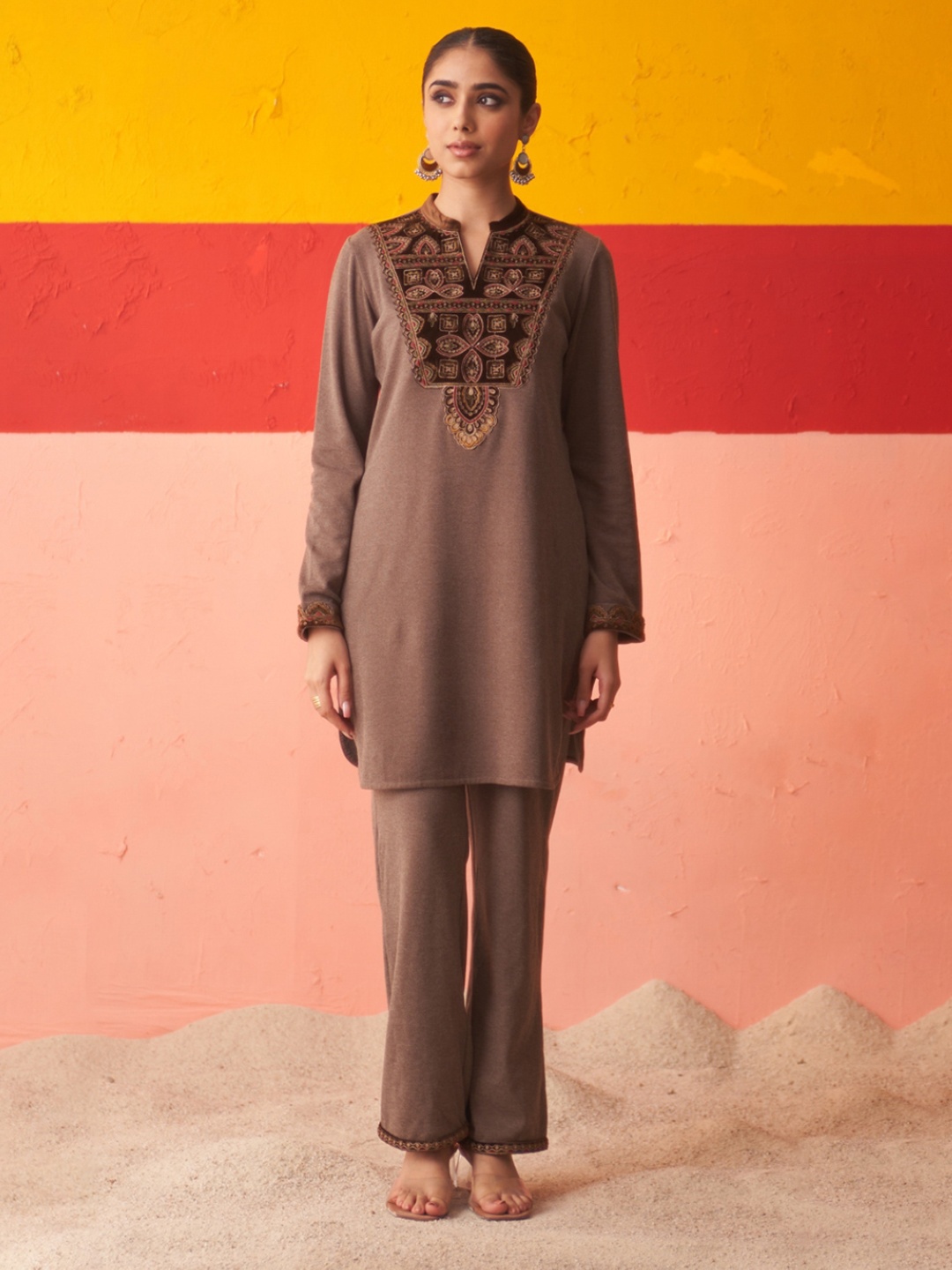 

Lakshita Ethnic Motifs Regular Kurta with Trousers, Brown