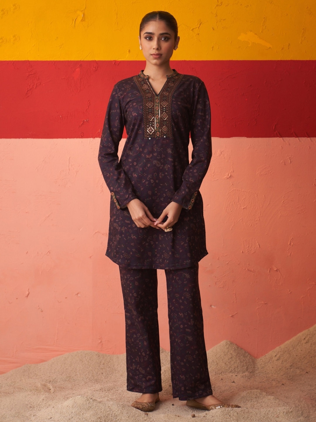 

Lakshita Ethnic Motifs Mandarin Collar Long Sleeve Sequinned Woollen Kurta With Trouser, Purple