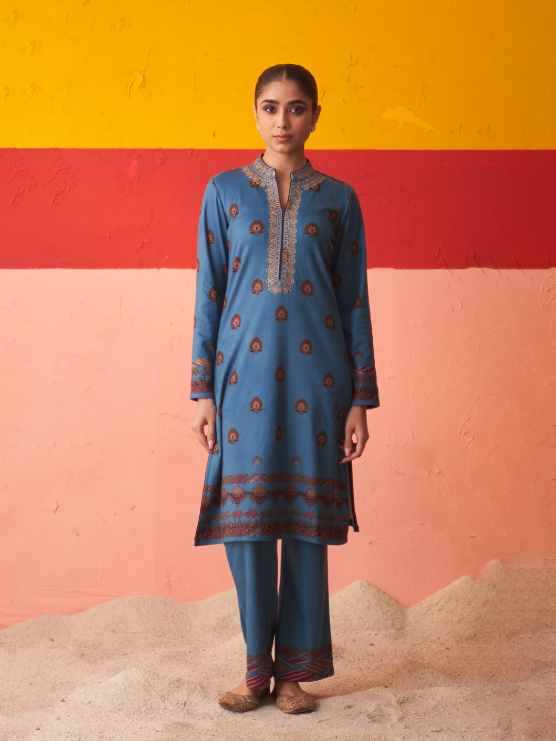 

Lakshita Ethnic Motifs Printed Mandarin Collar Long Sleeve Zari Woollen Kurta Set, Blue