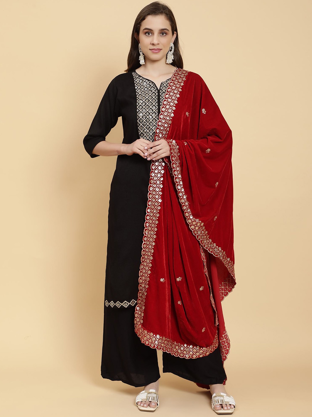 

Moda Chales Floral Embroidered Shawl, Red