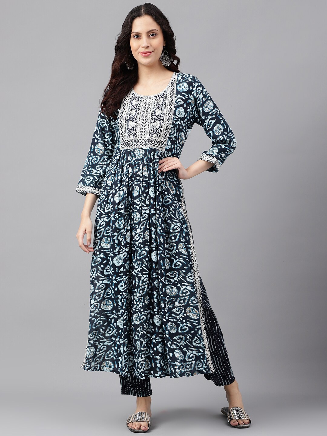 

SAABHI Floral Embroidered Floral Pleated Gotta Patti Anarkali Kurta, Blue