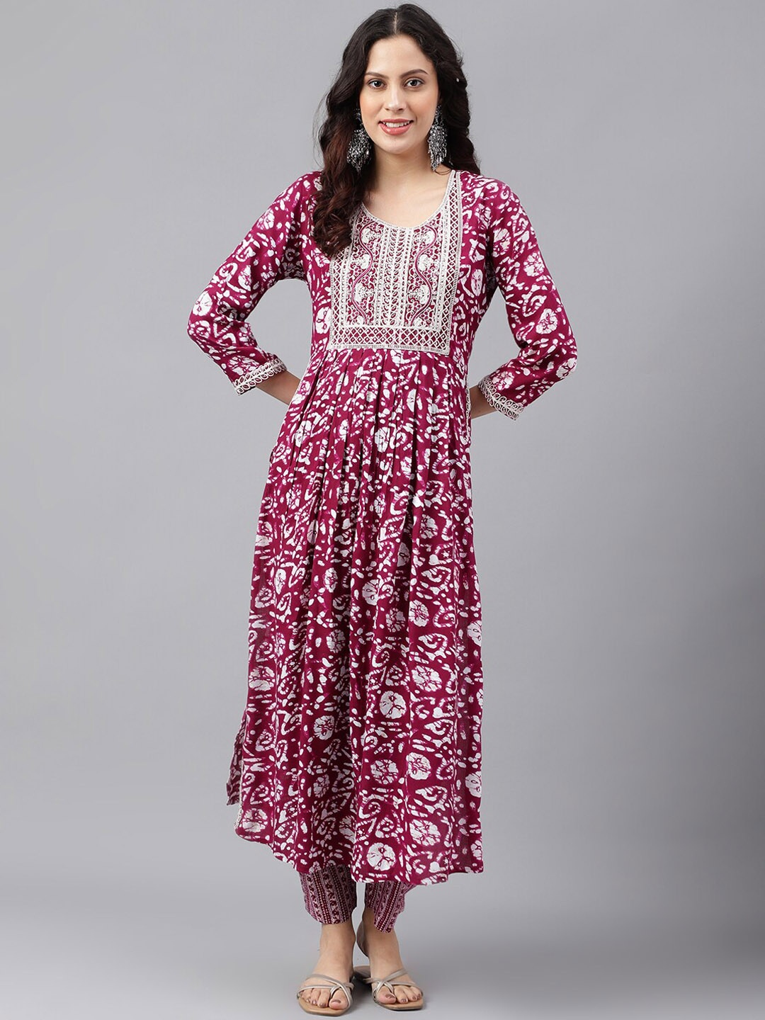 

SAABHI Floral Printed Thread Work Anarkali Kurta, Purple