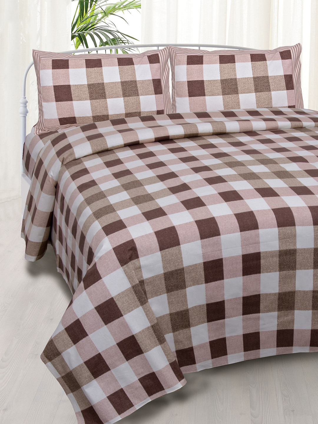 

LIVING ROOTS White & Brown Geometric Cotton 210 TC King Bedsheet with 2 Pillow Covers