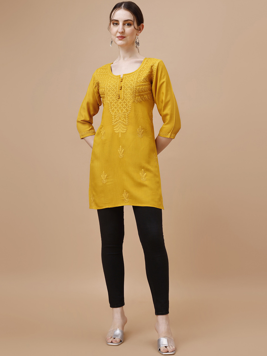 

SAZRIKA Floral Embroidered Round Neck Three-Quarter Sleeve Straight Kurta, Olive