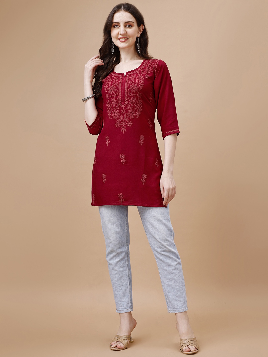 

SAZRIKA Floral Embroidered Straight Kurta, Maroon