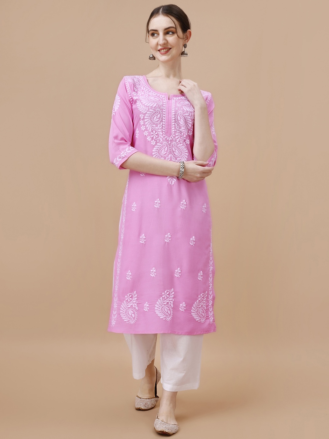 

SAZRIKA Ethnic Motifs Embroidered Chikankari Kurta, Pink