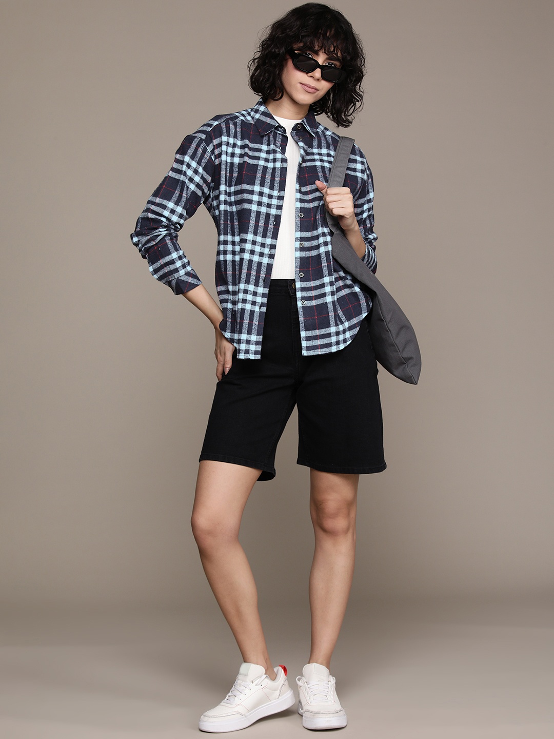 

Roadster Women Tartan Checked Cotton Casual Shirt, Navy blue