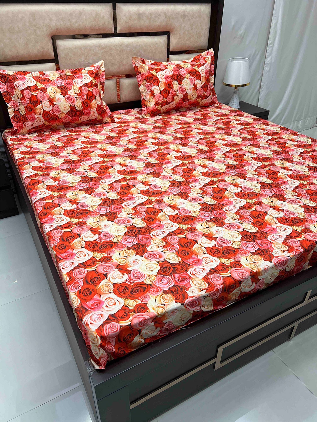

Pure Decor Majestic Red & Pink Floral Cotton 500 TC King Bedsheet with 2 Pillow Covers