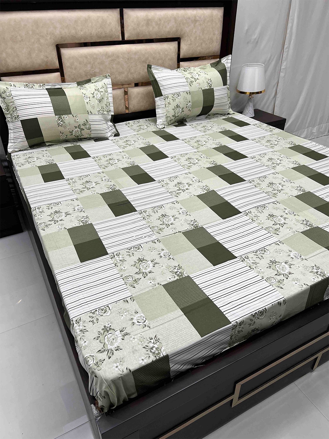 

Pure Decor Velar Fur Sib Green Floral Cotton 400 TC King Bedsheet with 2 Pillow Covers