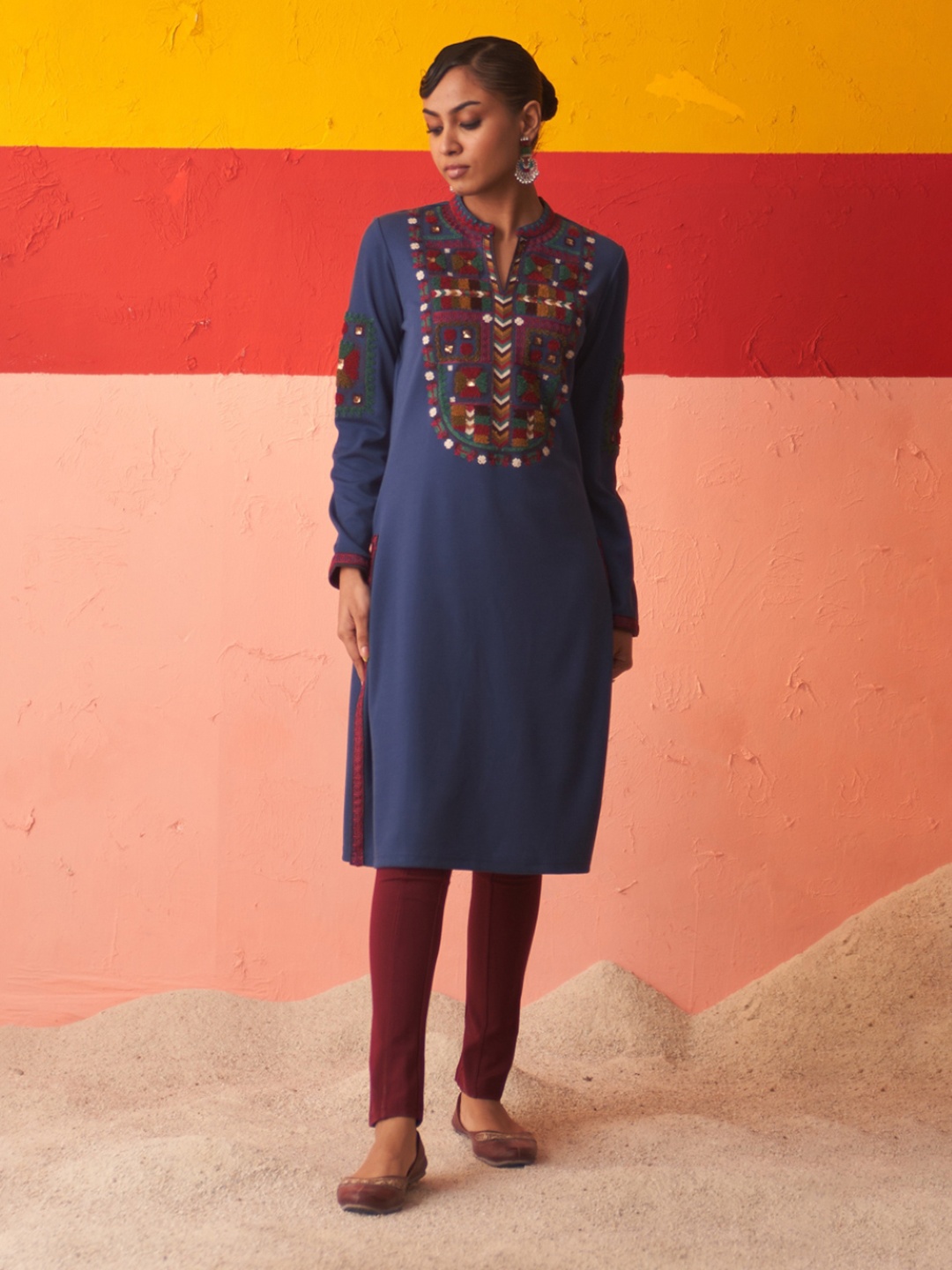 

Lakshita Ethnic Motifs Embroidered Woollen Straight Kurta, Navy blue