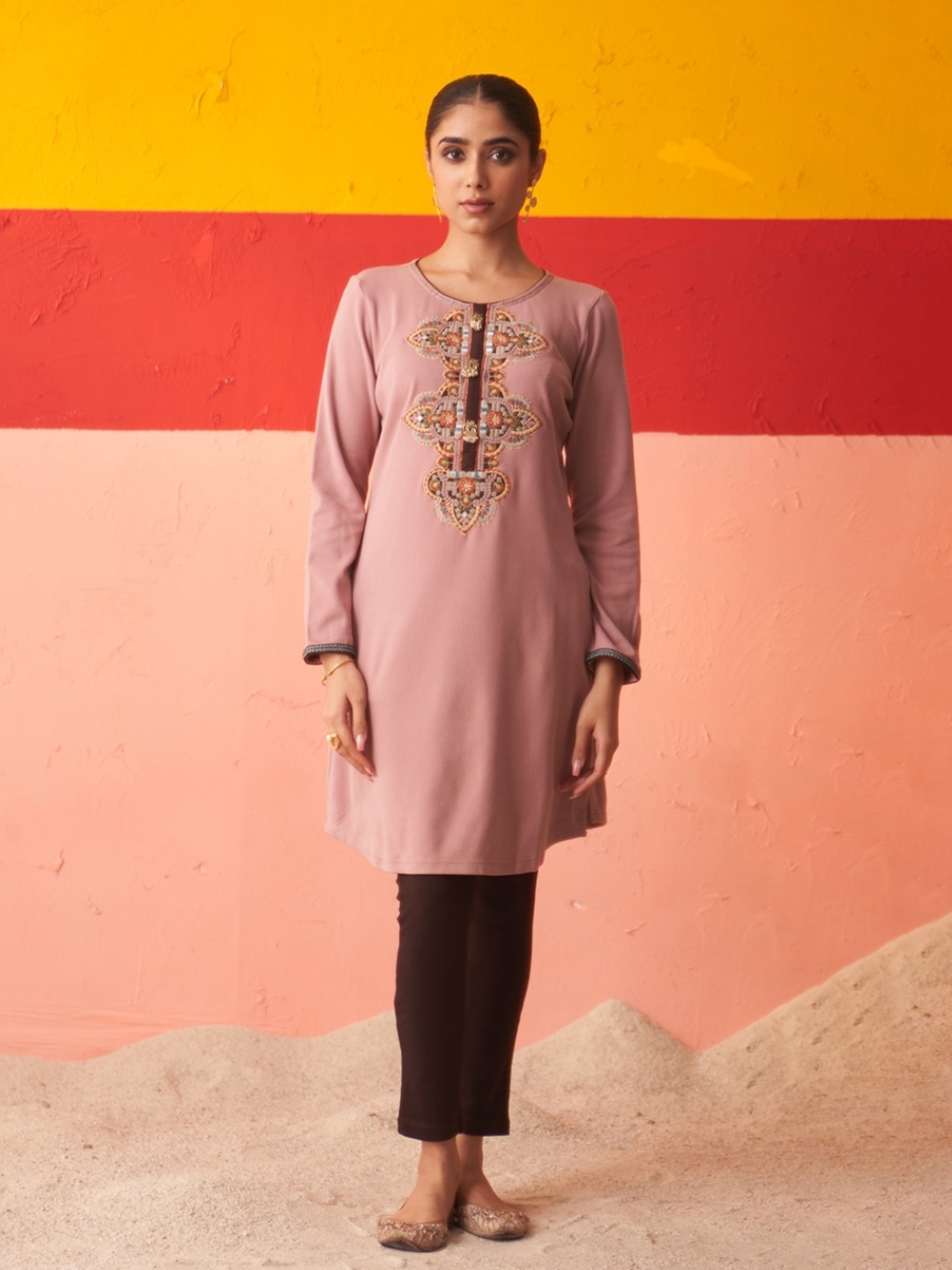 

Lakshita Ethnic Motifs Embroidered Beads and Stones Woollen Kurta, Purple