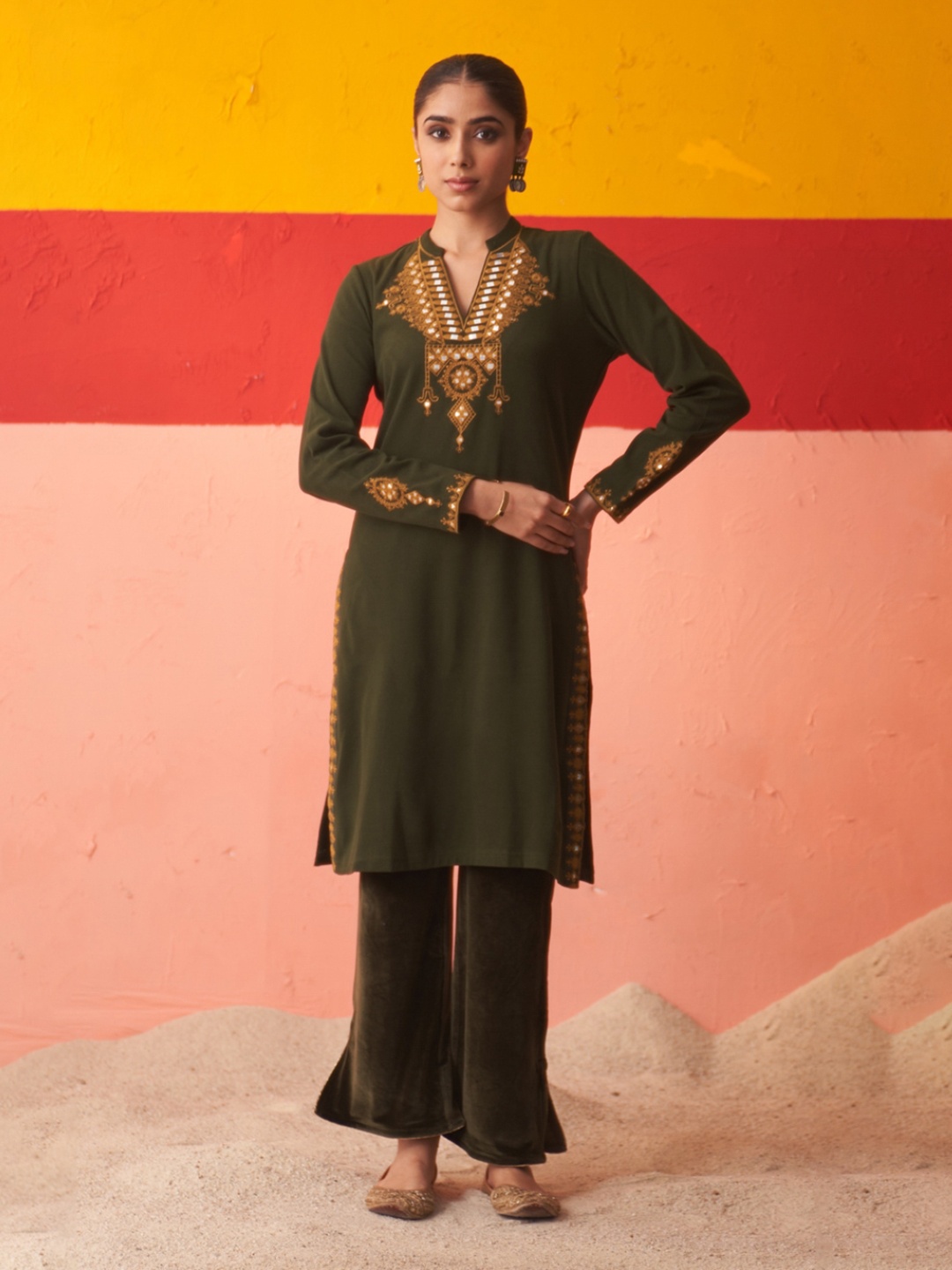 

Lakshita Ethnic Motifs Yoke Design Mandarin Collar Thread Work Straight Kurta, Green