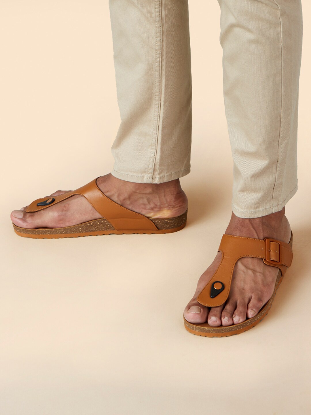 

NEEMANS Men Buckled Comfort Sandals, Tan