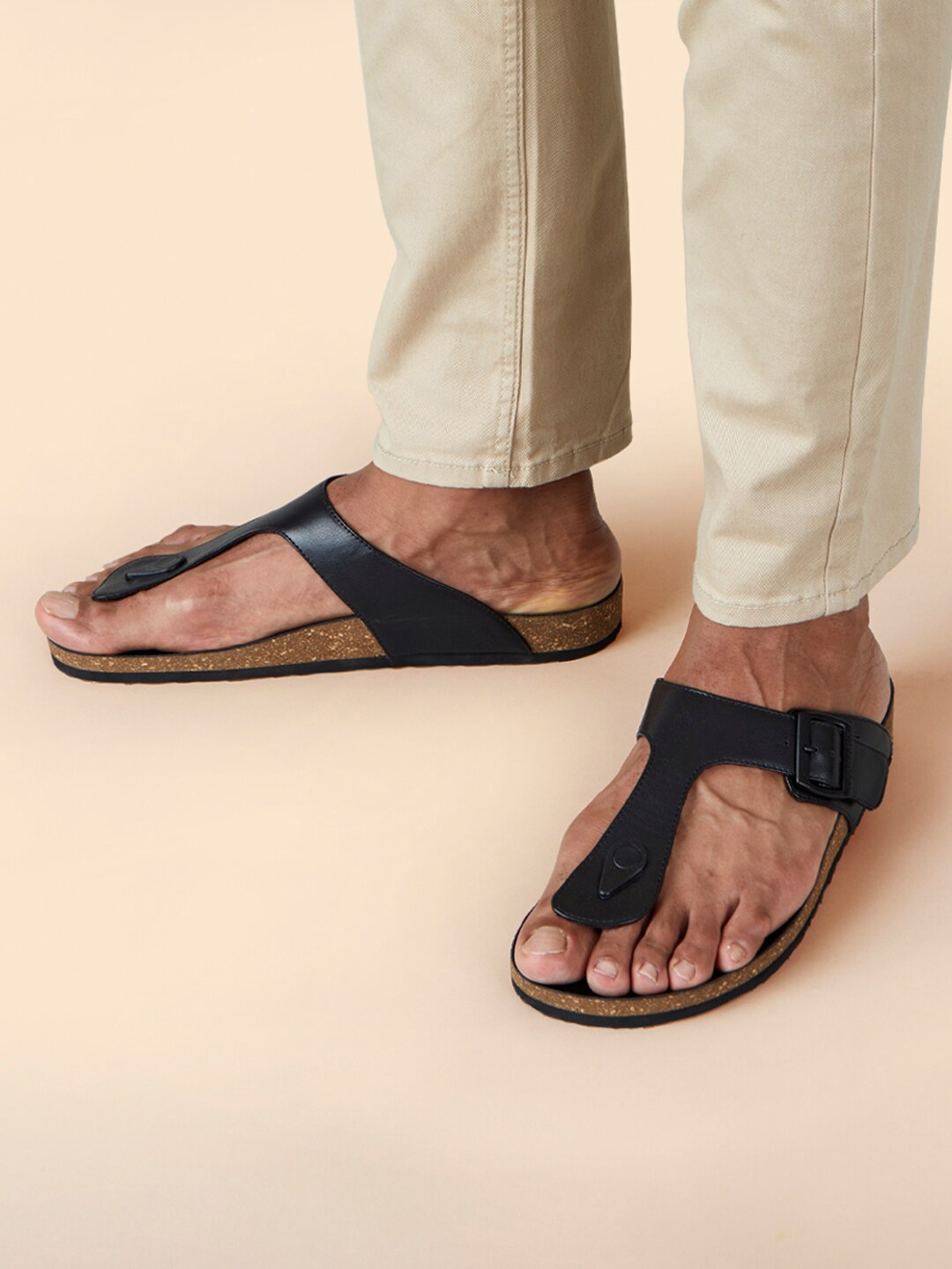 

NEEMANS Men Buckled Comfort Sandals, Black